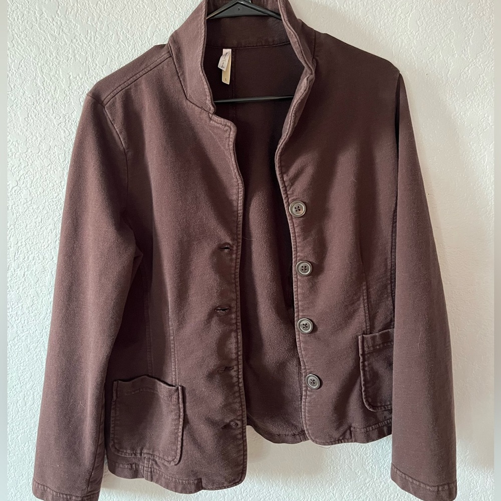 brown pocketed jacket